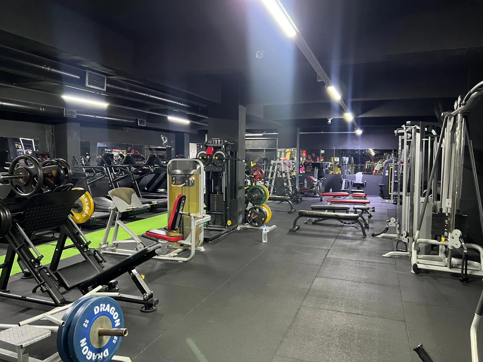 İdeal Spor Kulübü fitness salonu